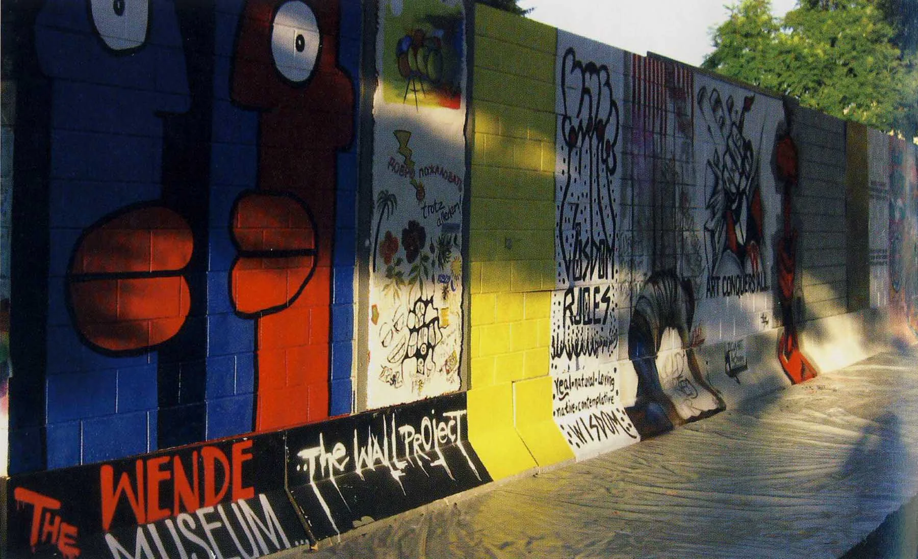 The temporary Wall Across Wilshire