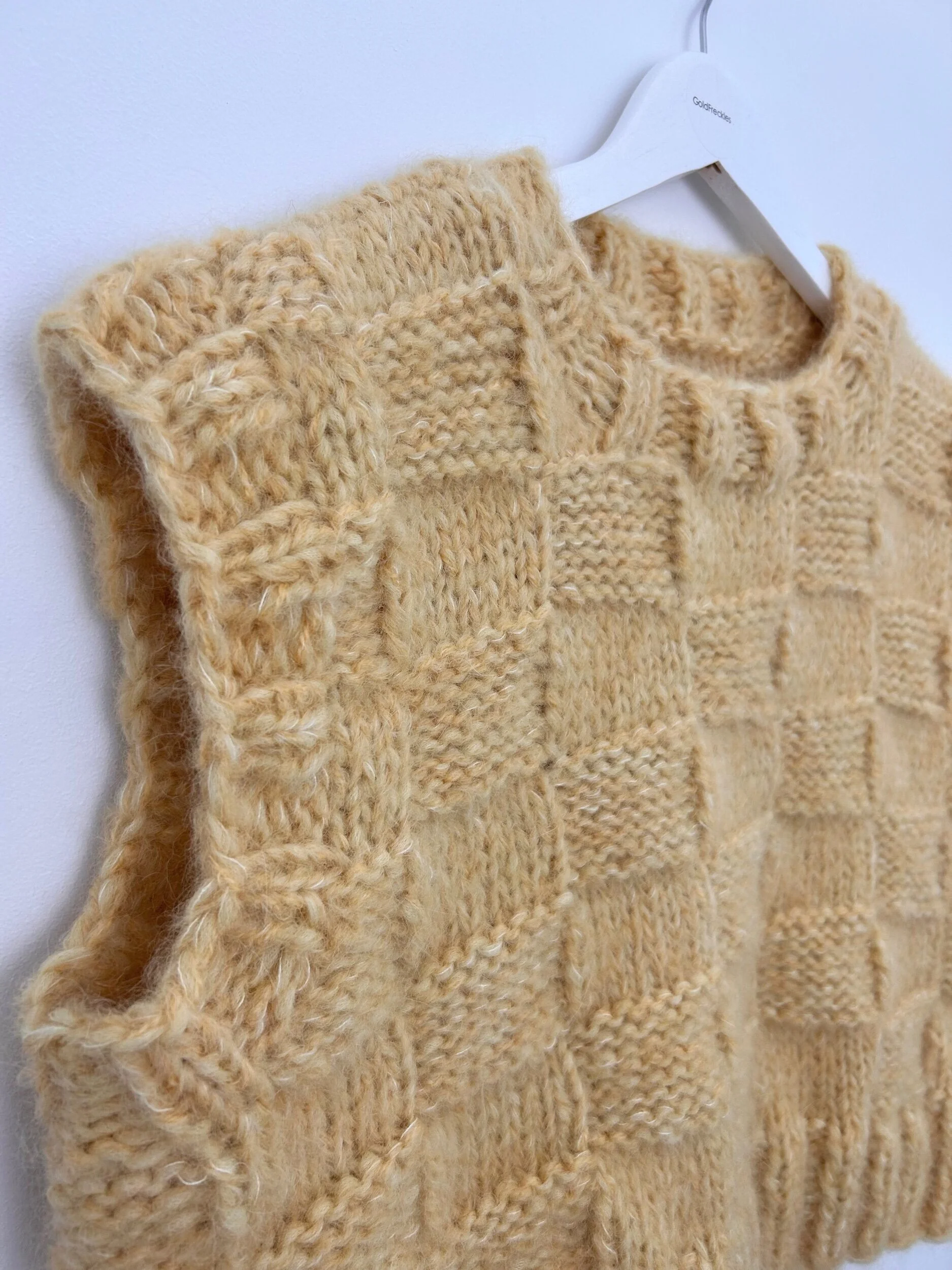 00DA1932-5EEF-423F-B80A-40BF6FC9D91E