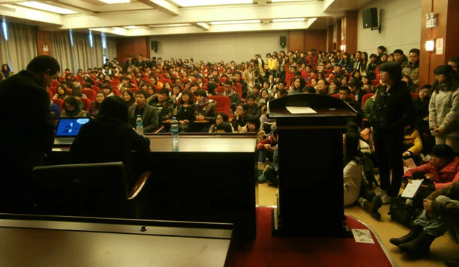 lecturing4.jpg