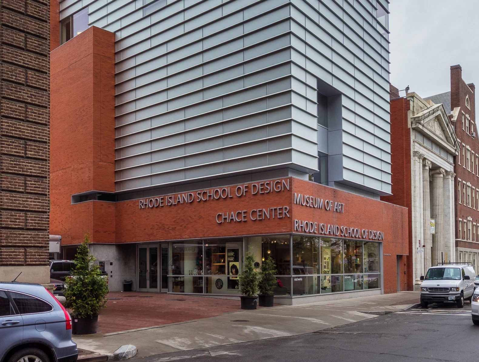 RISD_Museum_of_Art_Chace_Center_entrance.jpg