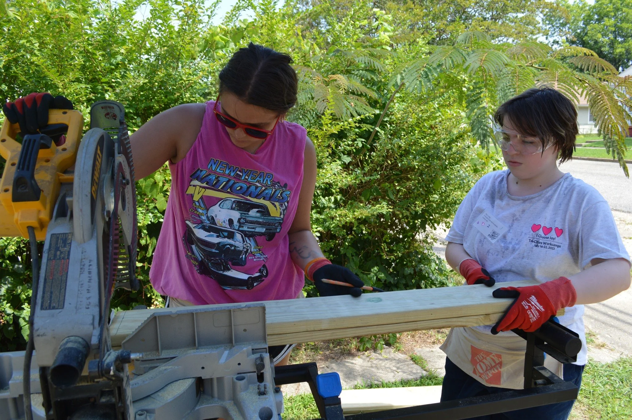 Together we build. Together we worship.

Workcamp 2026 June 7-13! Registration OPEN!