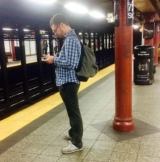 Avoiding "Text Neck" when Using Your Smartphone