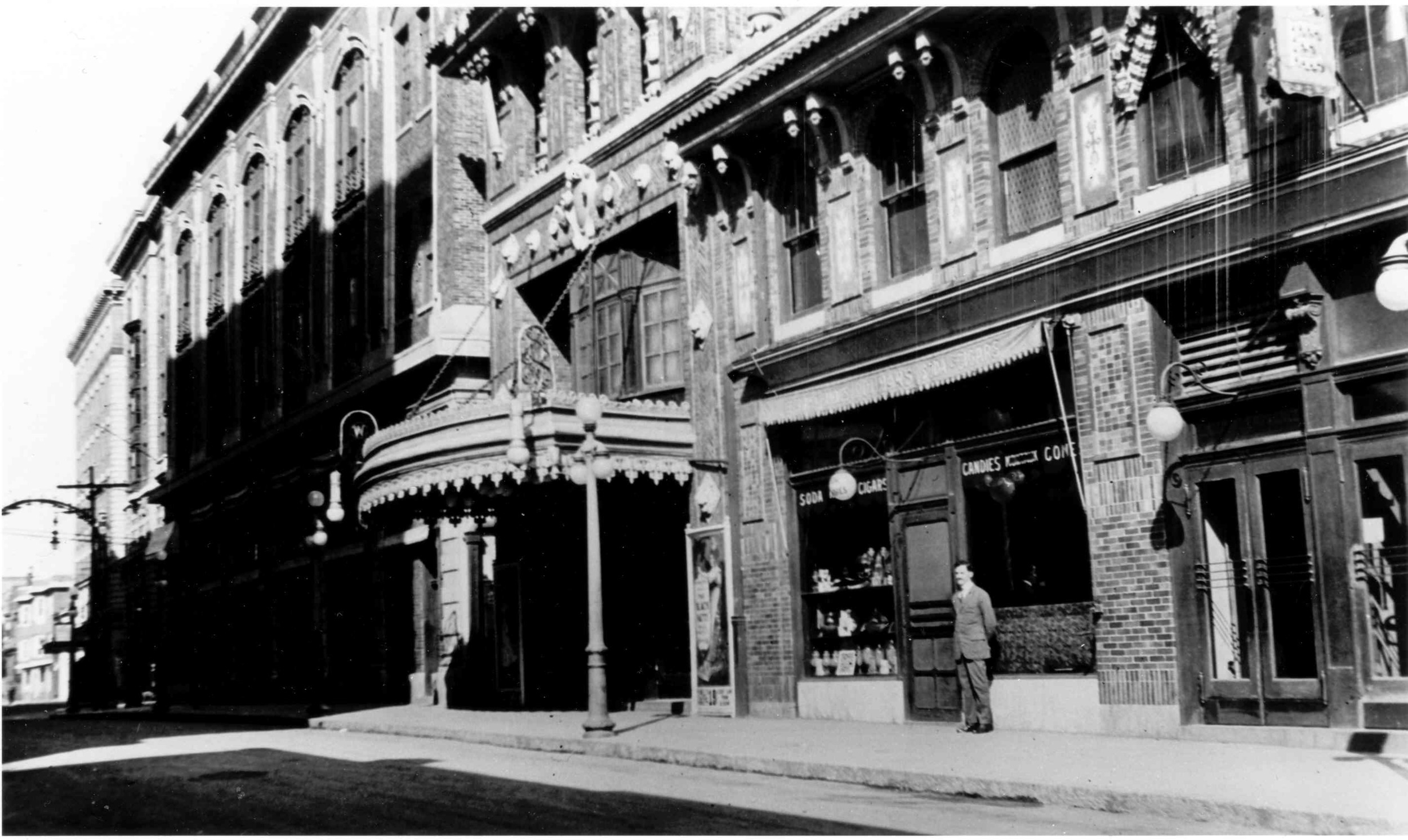  The Wells Theatre in 1913 