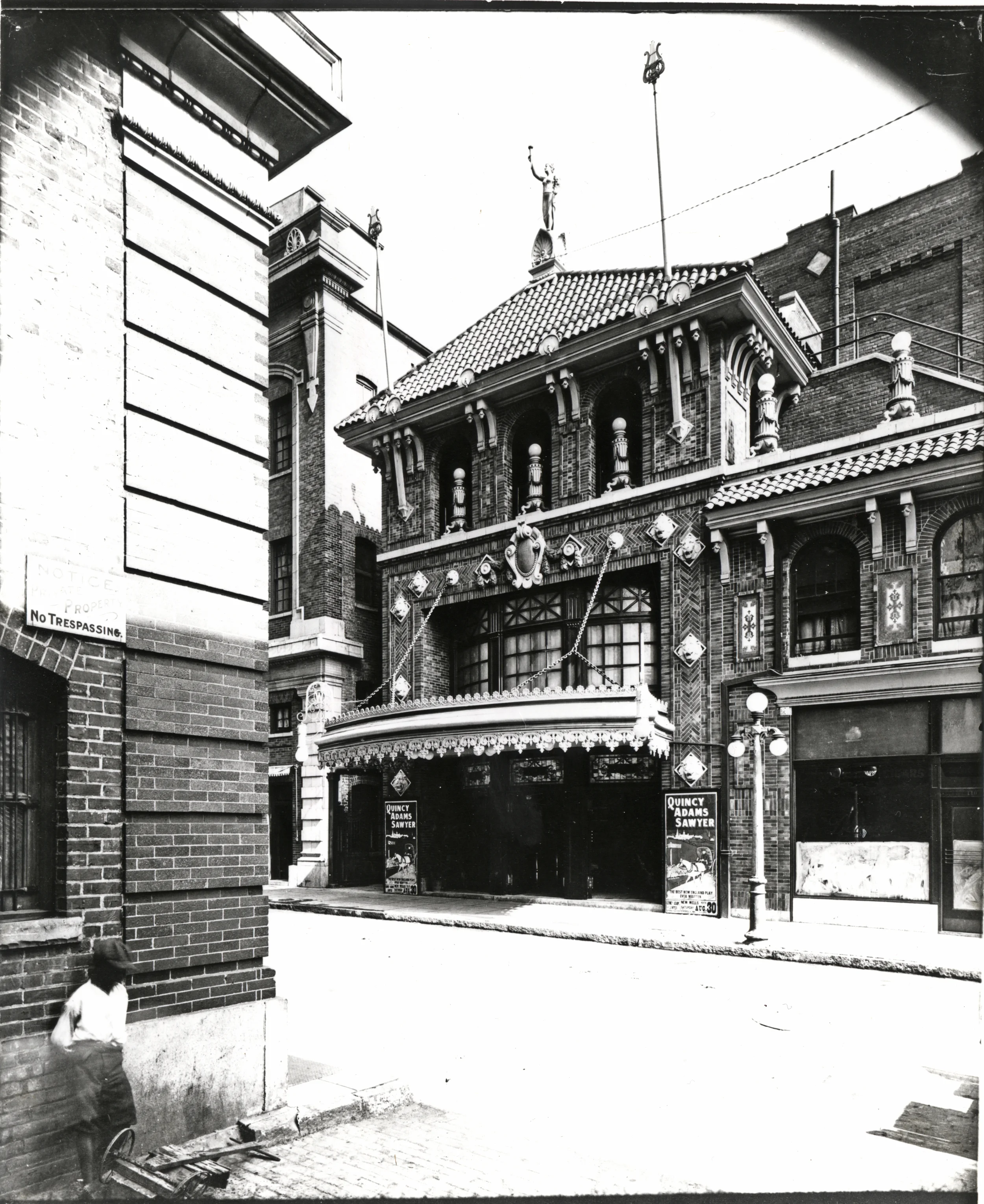 The Wells Theatre on August 30, 1913