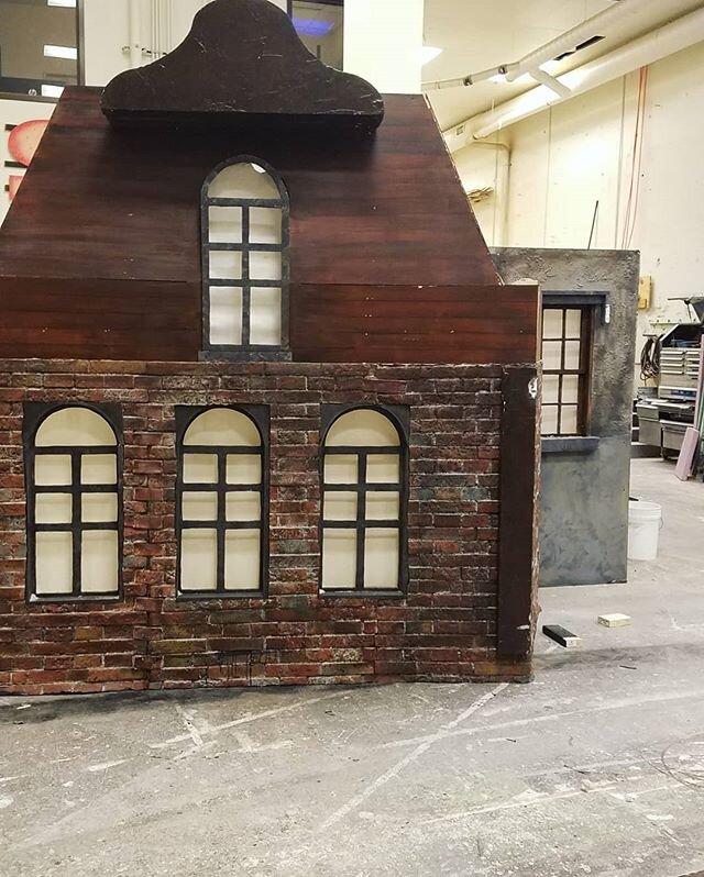 #ThrowbackThursday to last November: While DETROIT '67 was onstage, the&nbsp;A CHRISTMAS CAROL set was being reassembled&nbsp;in the&nbsp;scene shop.&nbsp;#aVSCcarol #BehindTheScenes #AChristmasCarol #WellsTheatre&nbsp;#vastage #vastagecompany #Virgi