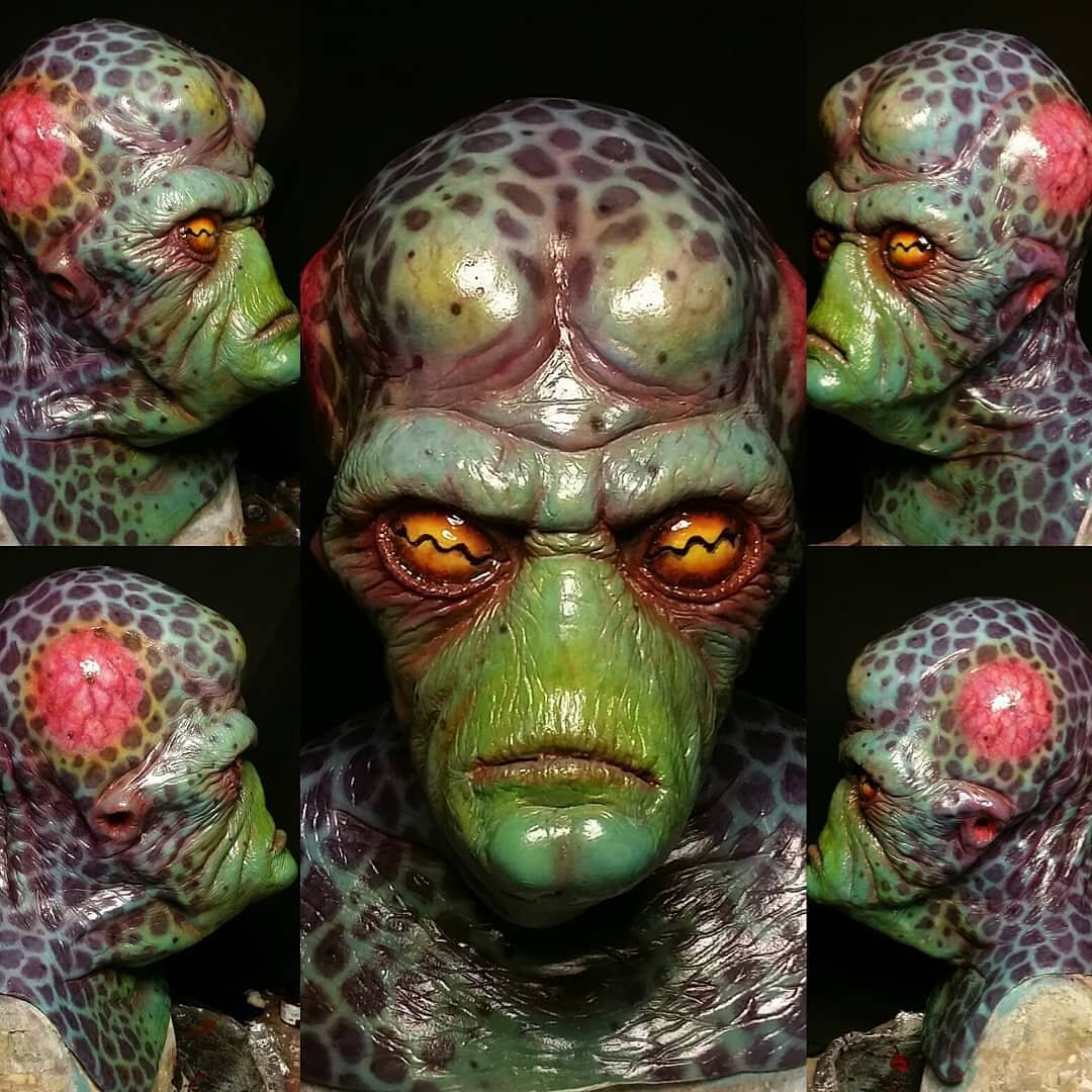 Gave this Nute Gunray mask a super-alienistic paint job for a buddy in Italy. Always fun to mix it up! 😄 
#fx #specialfx #specialeffects #sculpture #sculpt #art #alien #aliens #airbrushing #creaturedesign #costume #cosplay #halloweenmask #latexmask 