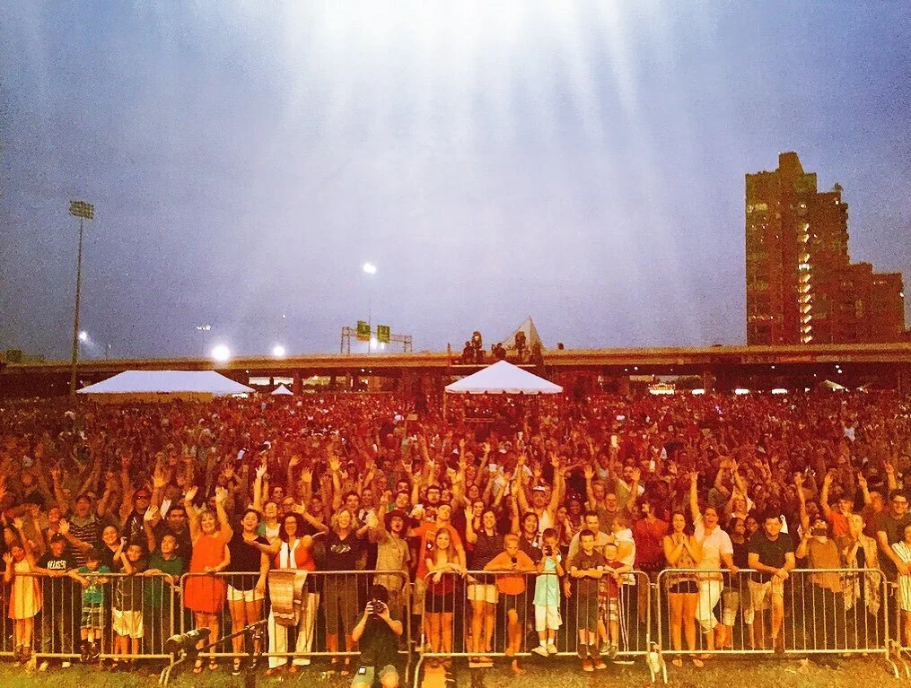 Happy July 4 everyone!! The last @louisvilleorchestra July 4 show we played at @waterfrontparklou looked like this (2015). I took this photo from the stage! Full on mosh pit. Are we ready to celebrate tonight - even bigger perhaps?? The full LO with 