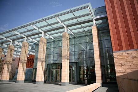 U-M Ross School of Business Offers Executive Education Courses for Free for Alumni