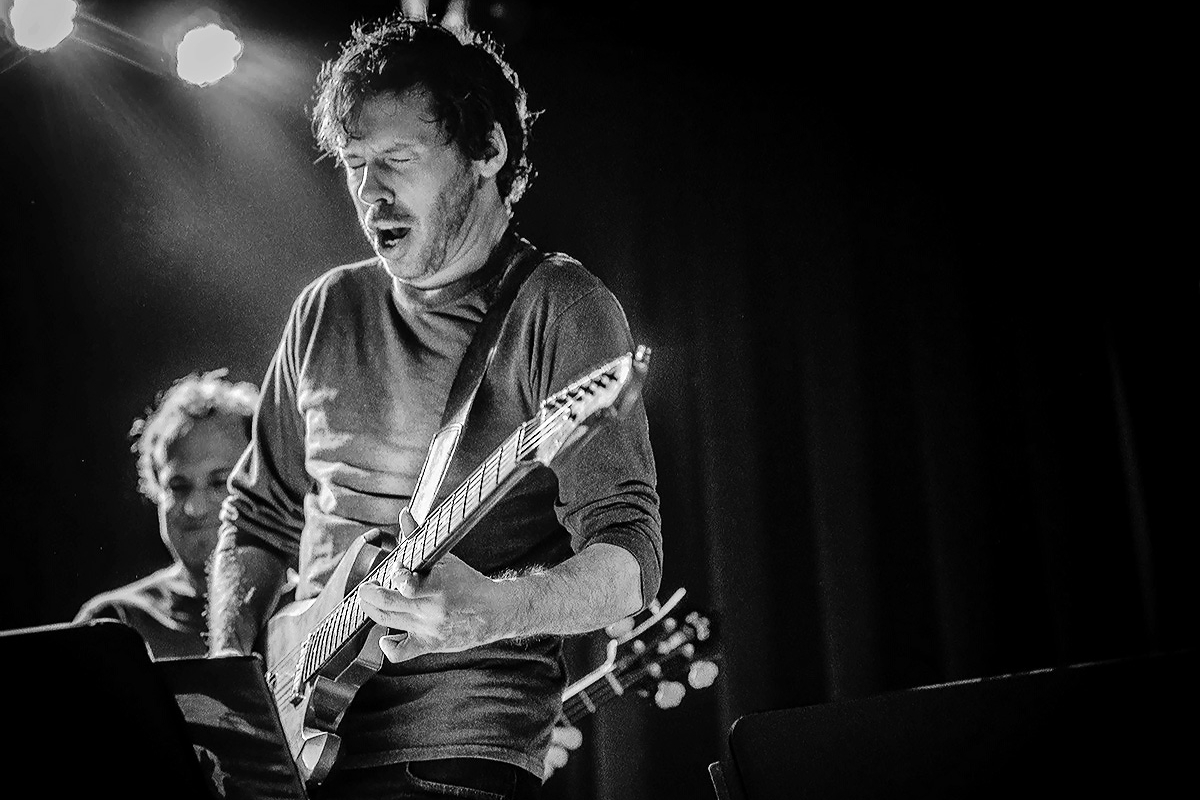 JOE RUSSO'S ALMOST DEAD // Scott Metzger © Mandy Pichler 2017