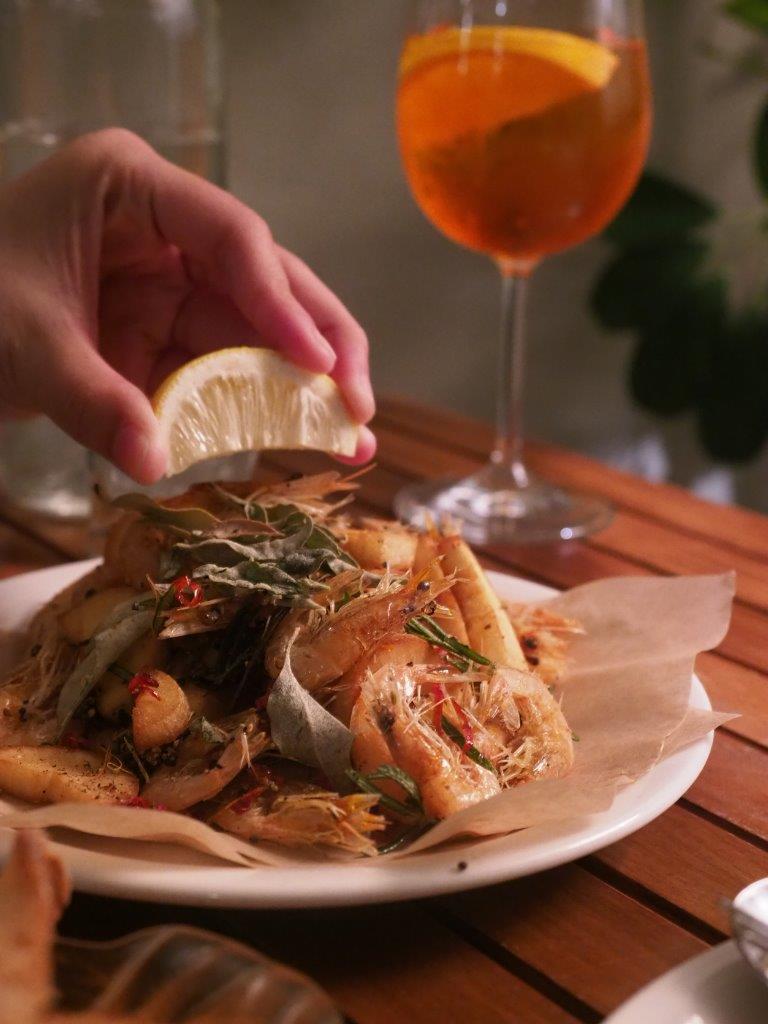 School of Prawns and Cassava, Madalena's