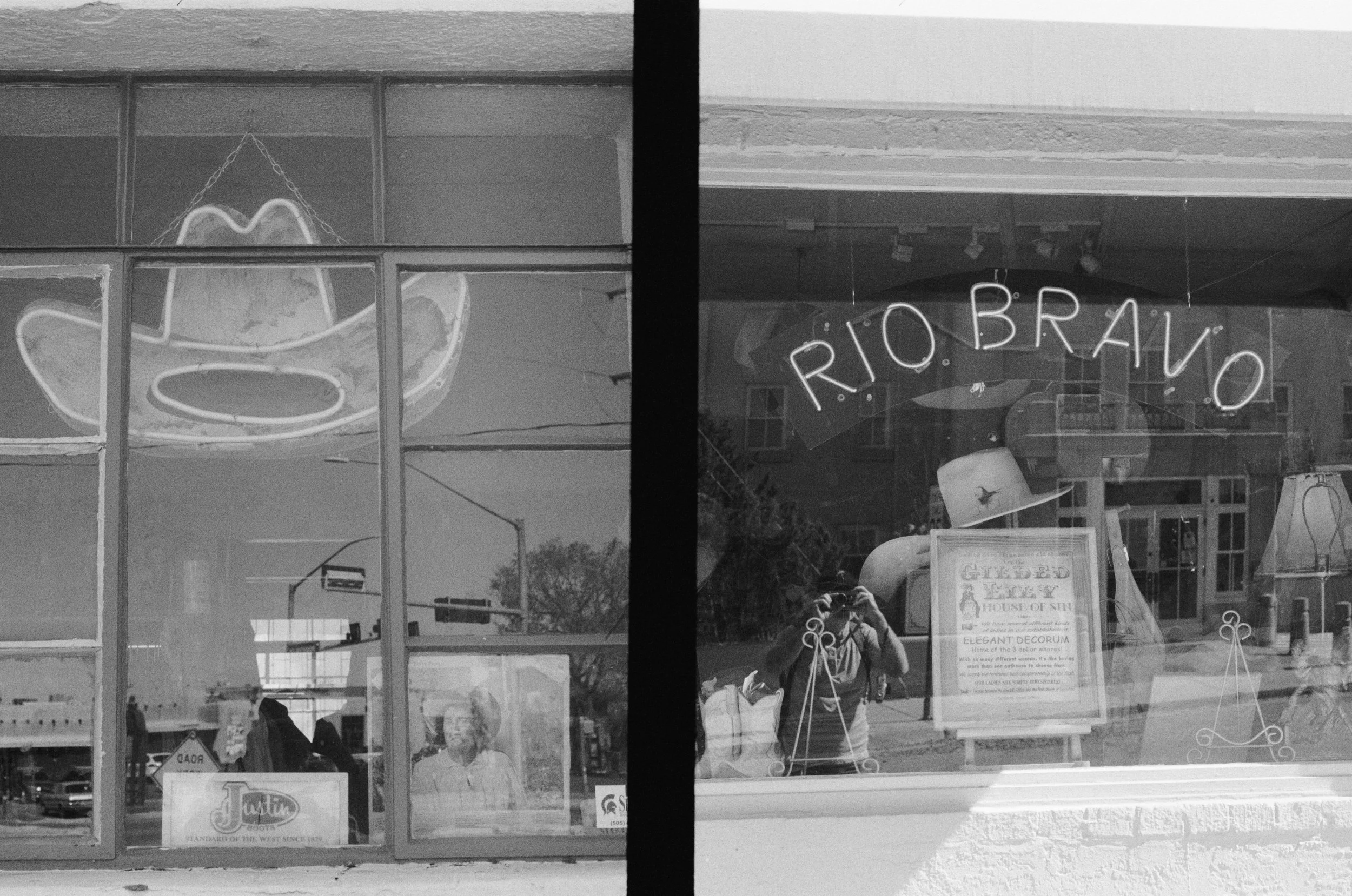 Neon Hat/Rio Bravo / Santa Fe, New Mexico / 2024