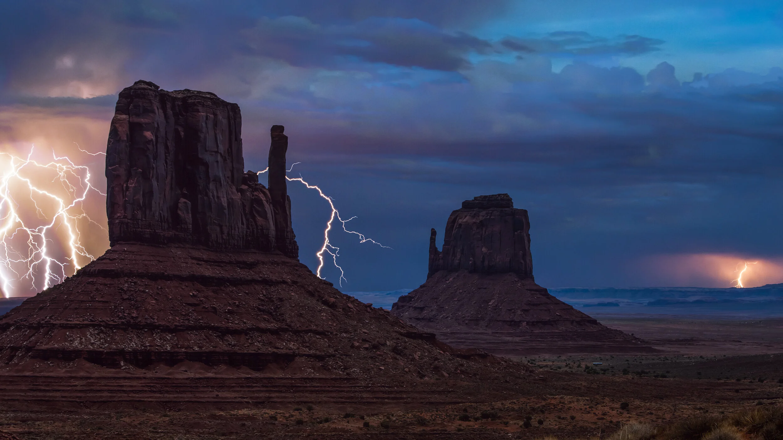 Monument Valley Lightning.jpg
