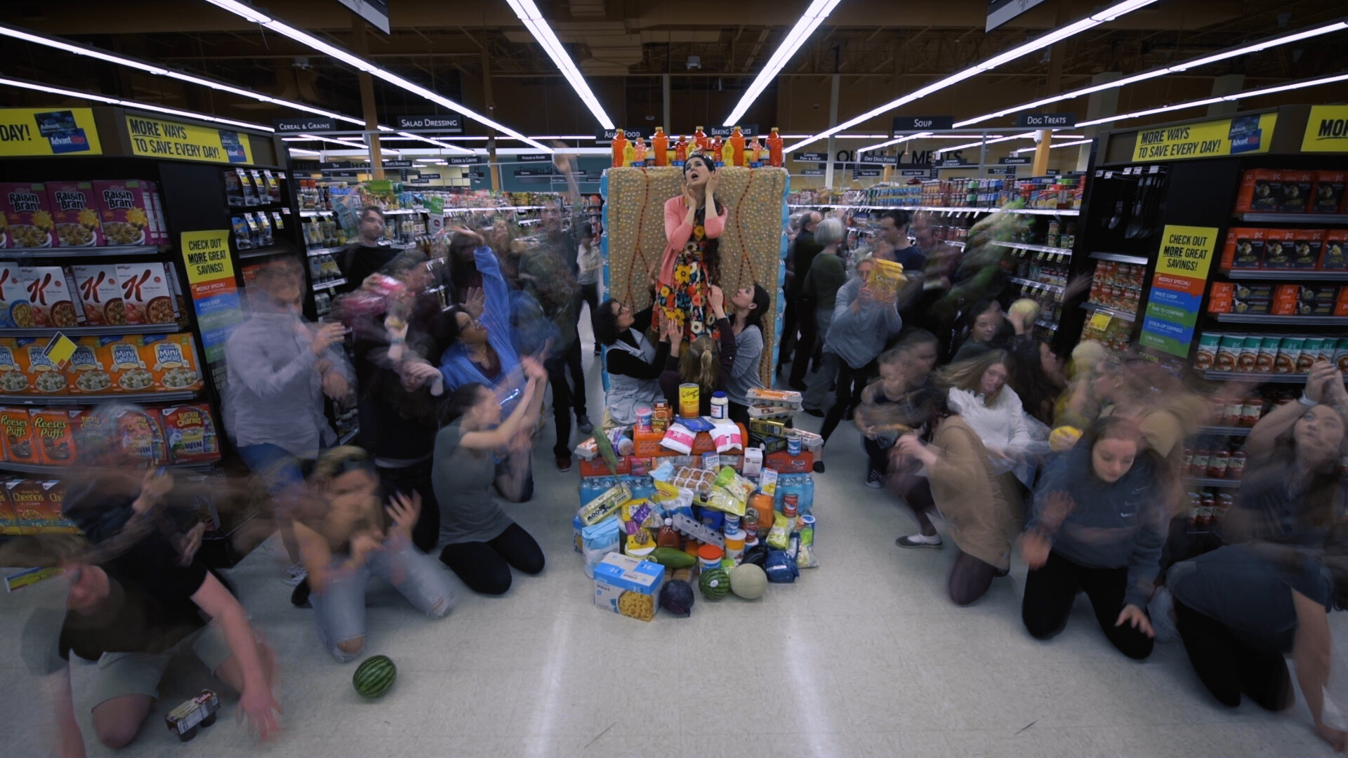 THE COLONY still - Scene 9 "Grocery Store Swarm Raid"