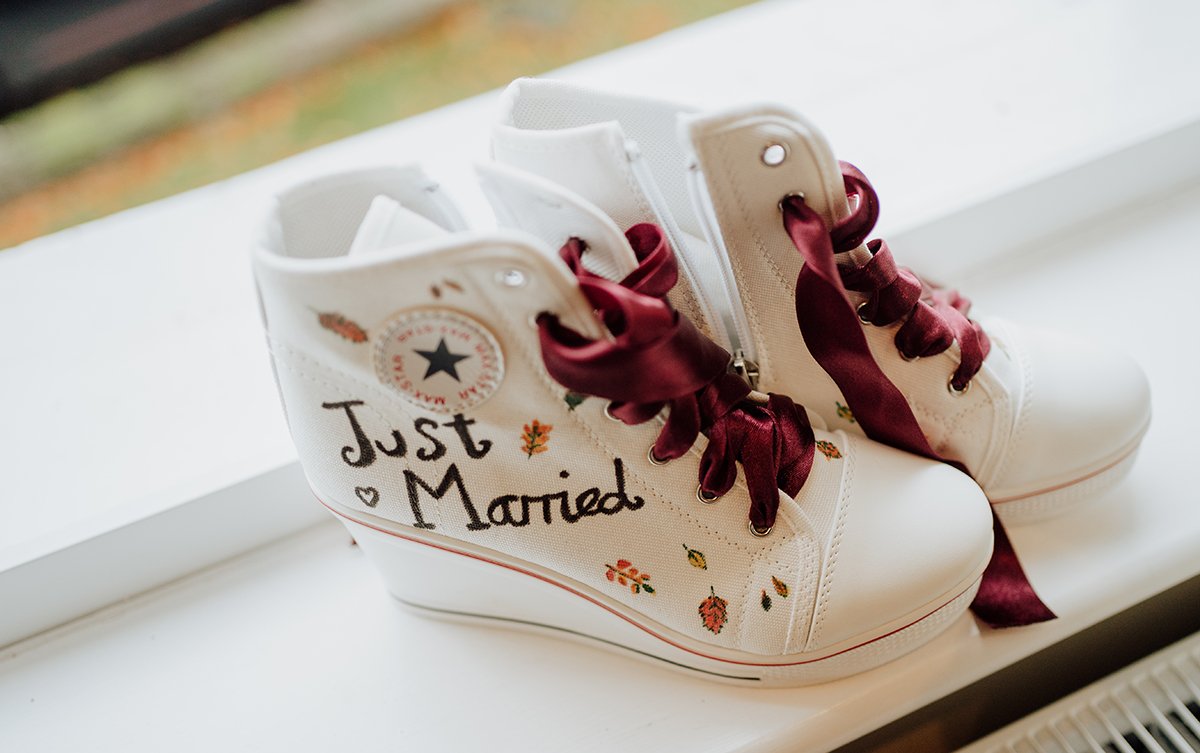 The brides custom shoes