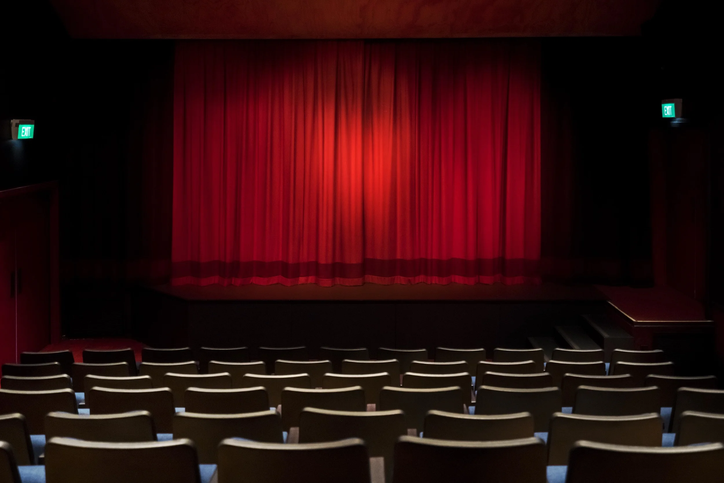 Dolphin Theatre Image0010.jpg