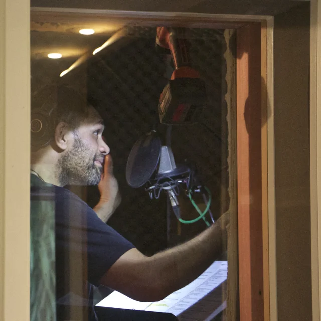 Matu, taking a break from travelling the world with The Lion King cast.