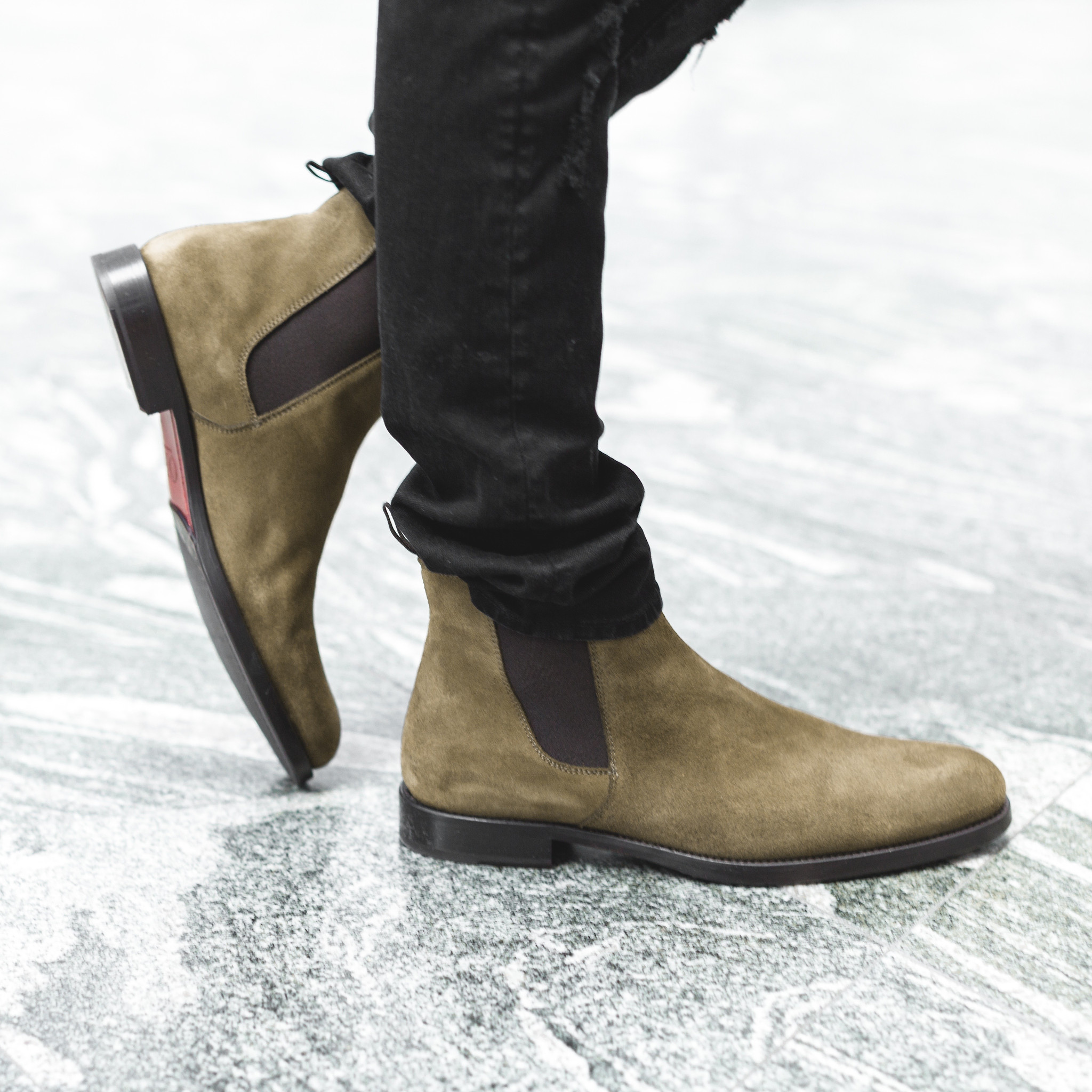 rolosangeles.com:products:the-olive-suede-chelsea-boots4.jpg