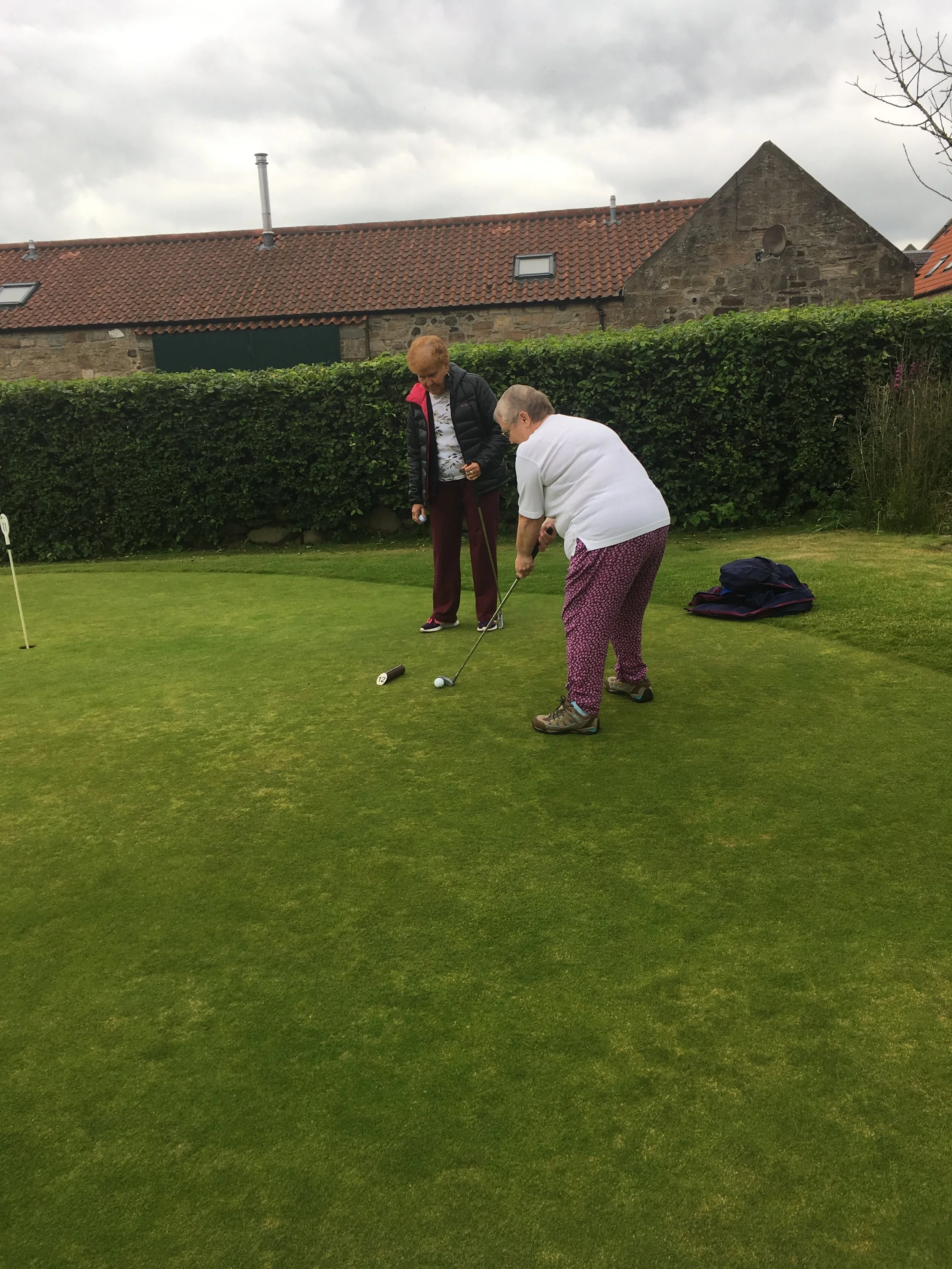 Putting 1.JPG