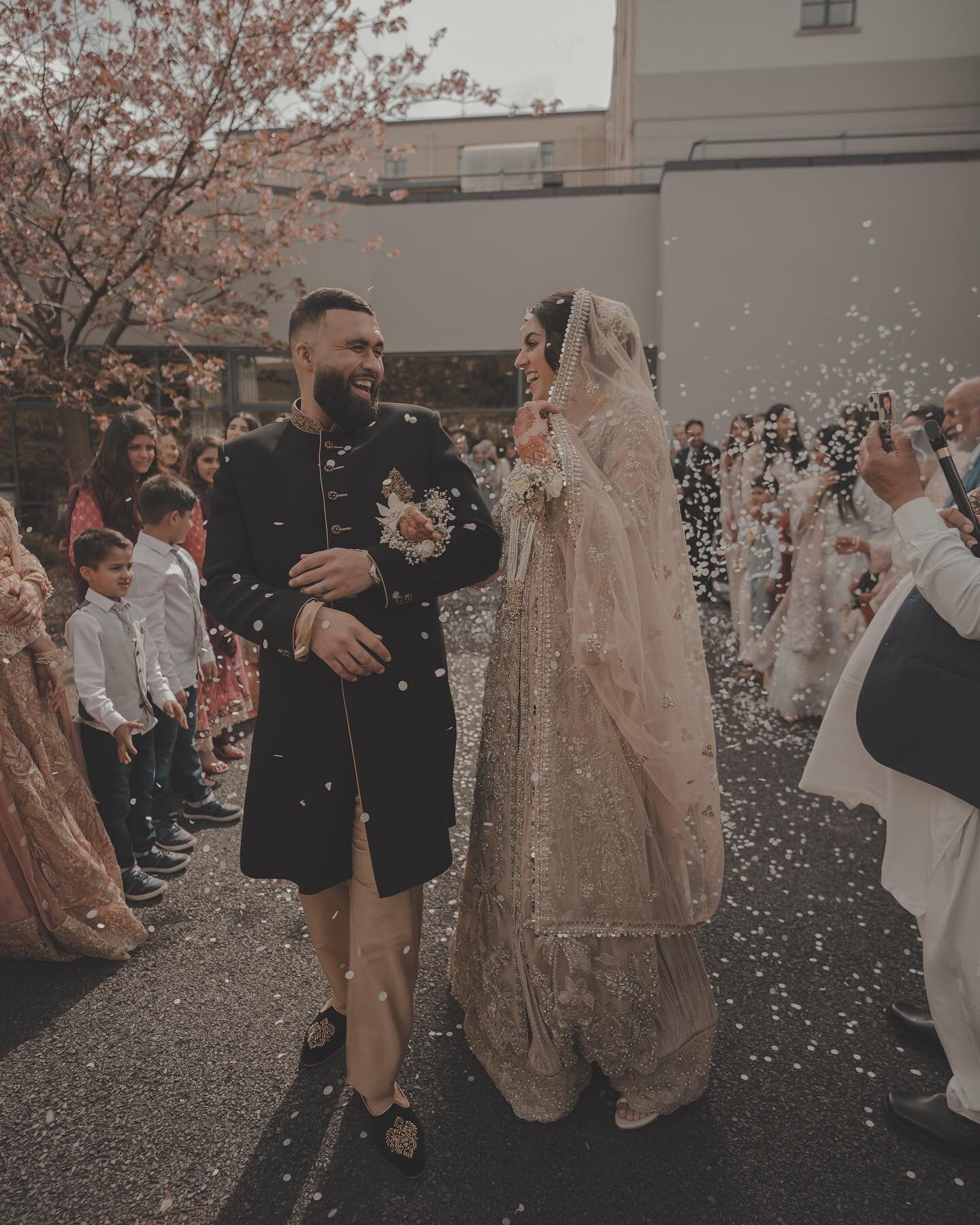 Cherry blossoms and @proper.confetti I&rsquo;m manifesting sunny days like this! 
.
.
.
@sabaakram22 @adeelnabi 
@fairytaleeventsni @juliegould_makeup 
.
.
.

#vogue #luxurywedding #oliverbonas #weddingstyle #weddinginspo #luxewedding #luxurywedding 