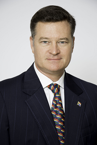 Russell Curtis 