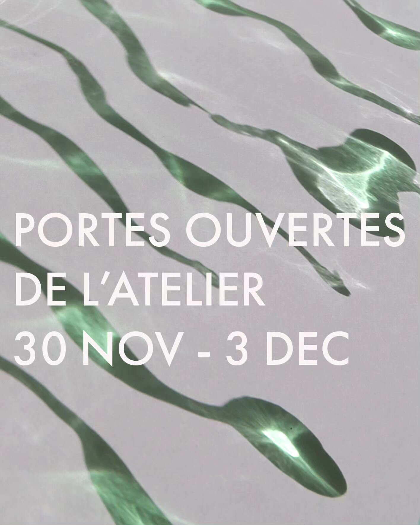 Portes ouvertes d&egrave;s jeudi !

Venez d&eacute;couvrir la nouvelle collection de bols et &eacute;maux.

Infos sur janinesigrist.ch 
Lampe design&eacute;e par @iiode.

#portesouvertes #newglaze #chromegreen #handmadeglaze #artisanatsuisse #swissce