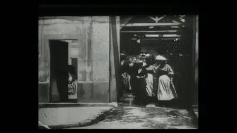 The world's first video "La Sortie de Usine Lumière à Lyon (1896)" 