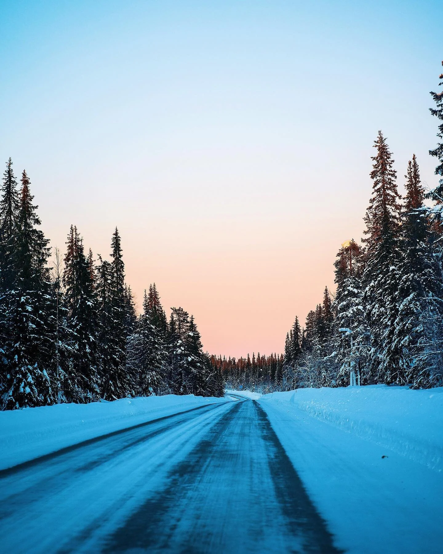 A drive to the top of the globe. At first, we were hesitant about a road trip in Lapland in the depth of winter. While the roads were surprisingly safe, the real danger turned out to be the views. It can be quite hard for the driver to keep eyes on t