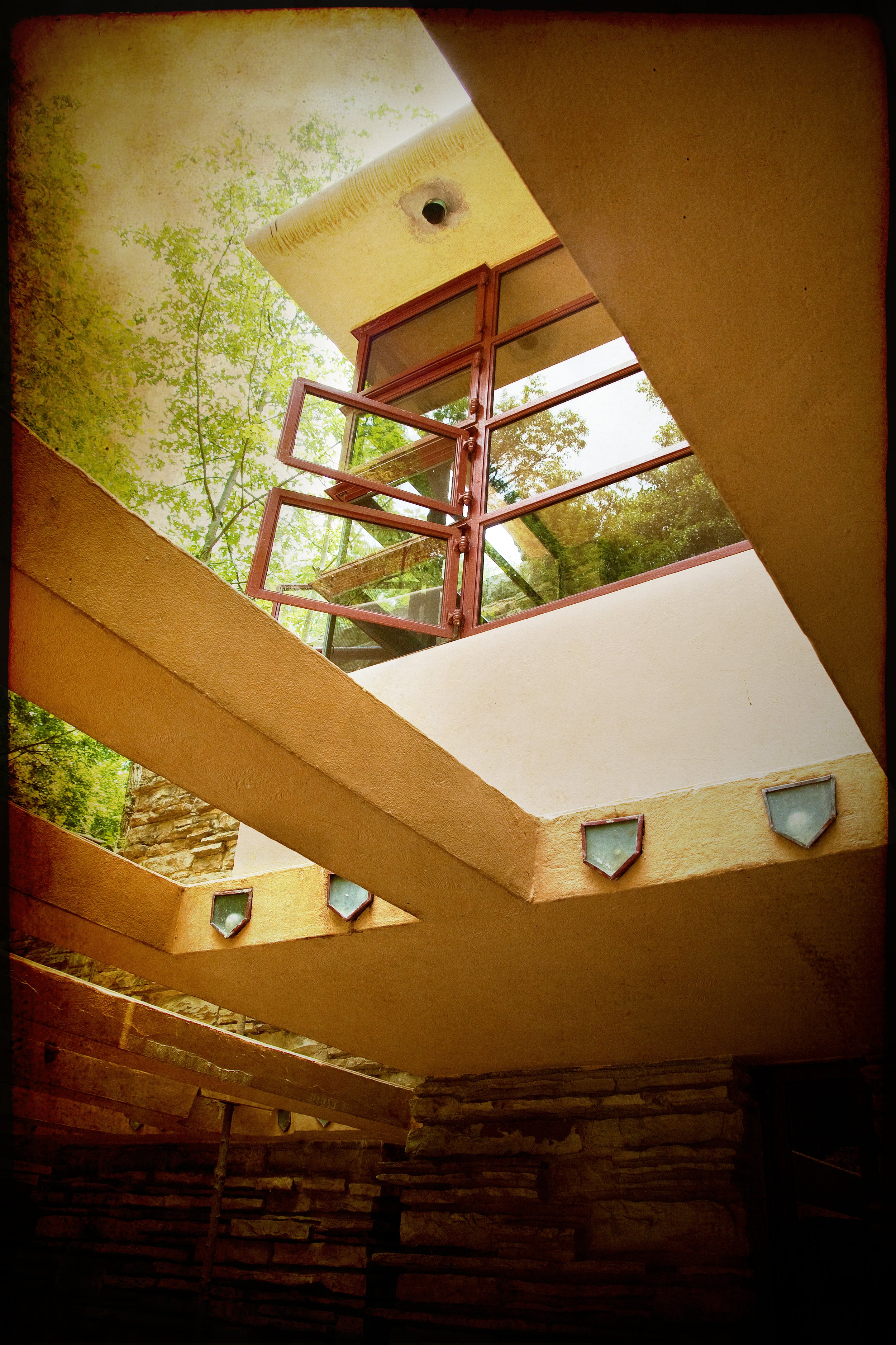 3 Fallingwater_3.jpg