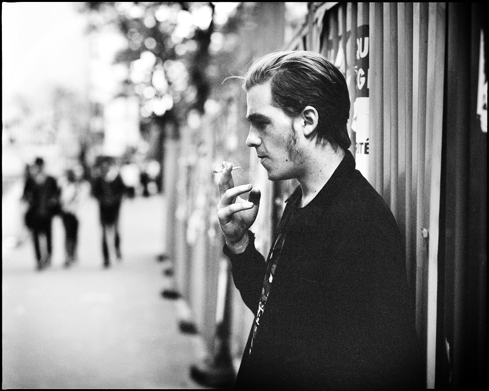 Oscar_smoking_paris_web.jpg