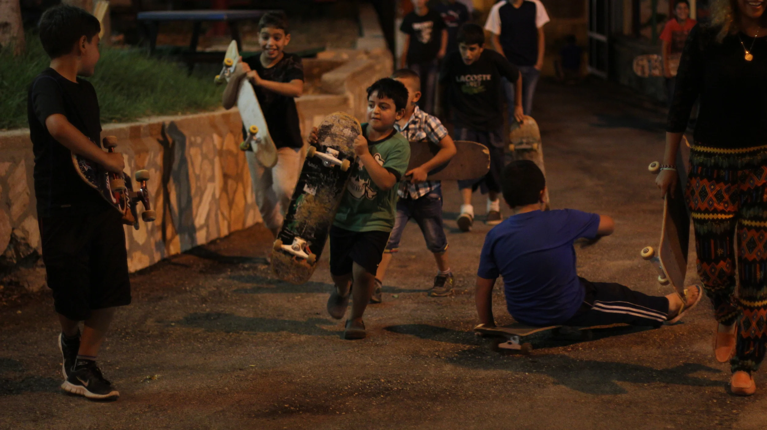 Maen hosting SkatePAL classes in Ramallah