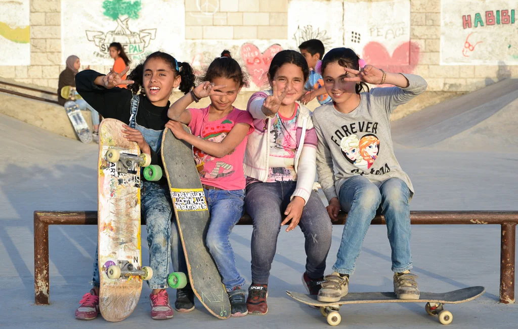 Women Skate The World