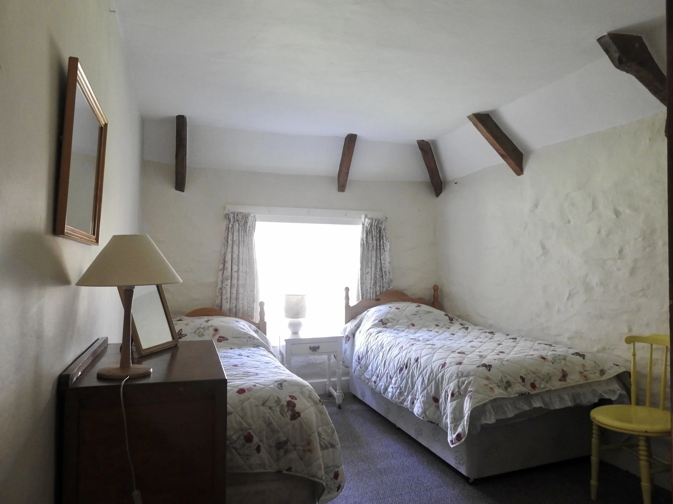 Lower Mill twin beds room.jpg