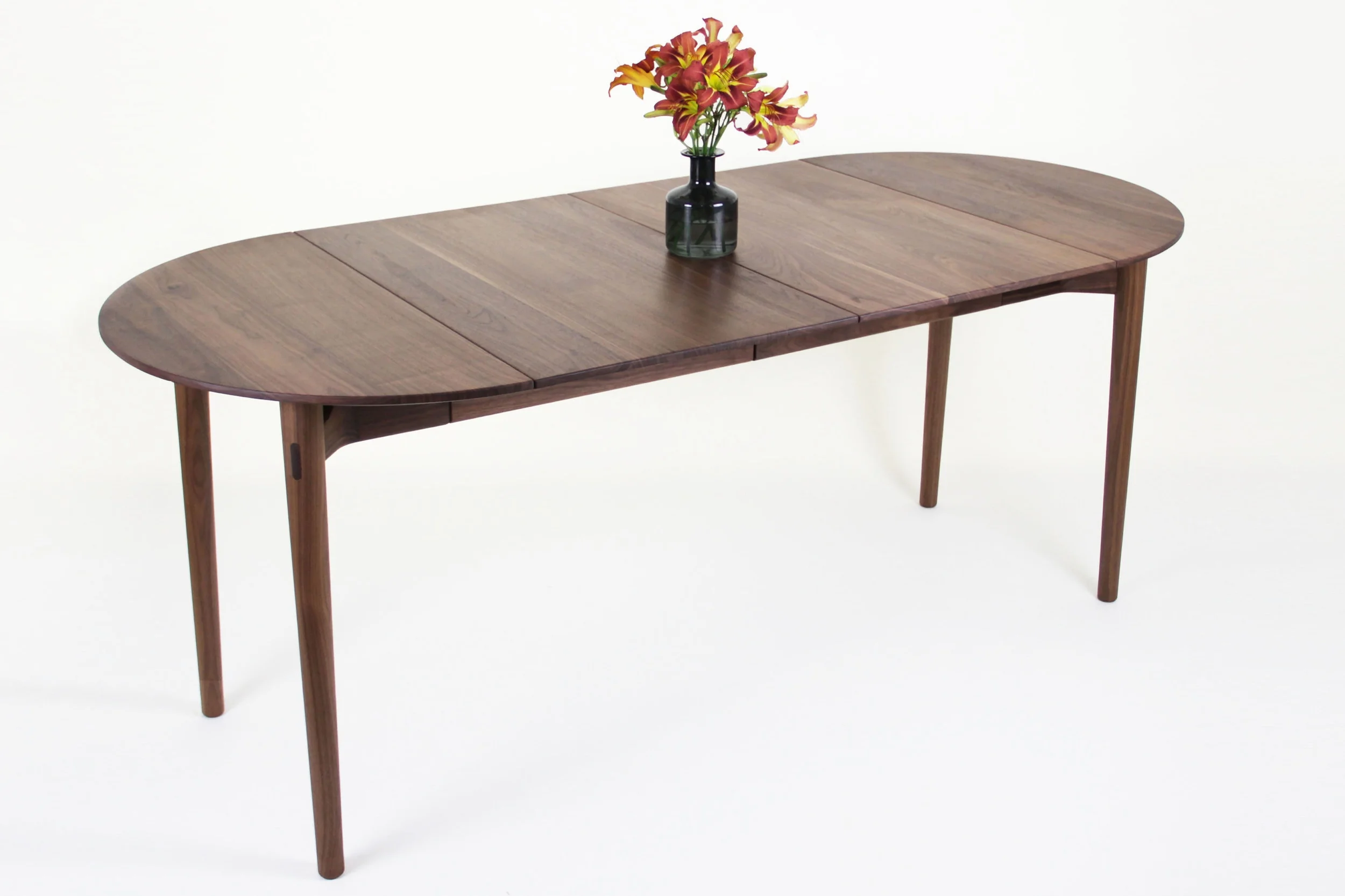 SinCa+Design_Expanding+Table_Brown_1.jpg