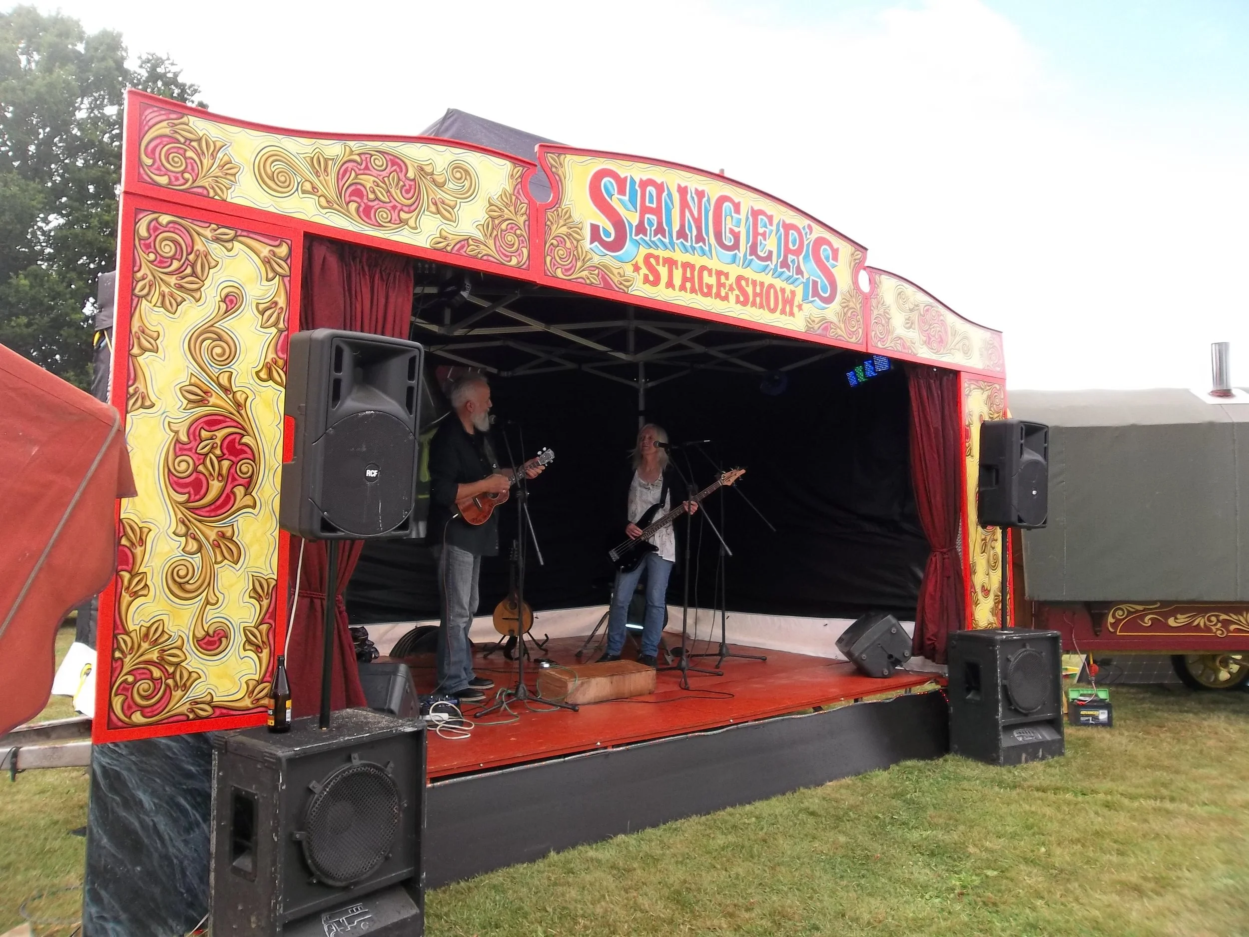 The Hedge Inspectors, Sangers Stage Show 