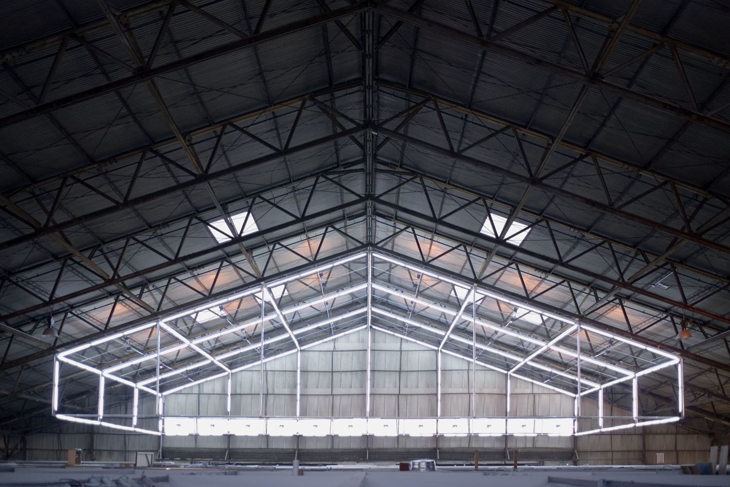 light-hangar-front-all-fluo.jpg