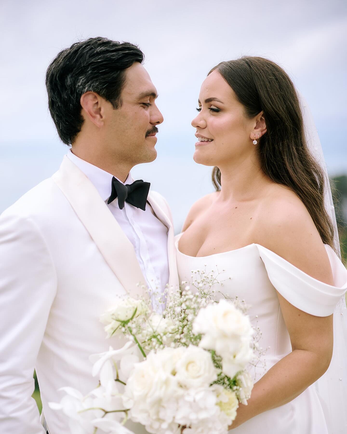 We love a destination wedding! Stunning 2024 bride, Becca got married at The Glass House in Raglan a few weeks ago. Makeup on bridal party of five by Dani Froude Makeup. Taking bookings for 2025 season now.