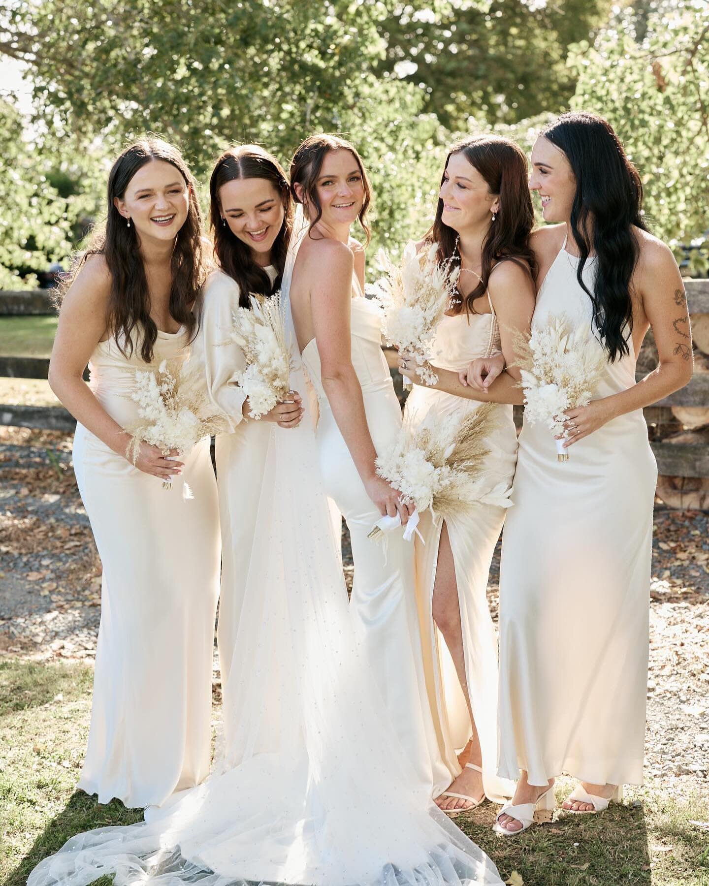 Courtney &amp; her gorgeous bridesmaids 24.02.24 
Hair &amp; Makeup @danifroudemakeup