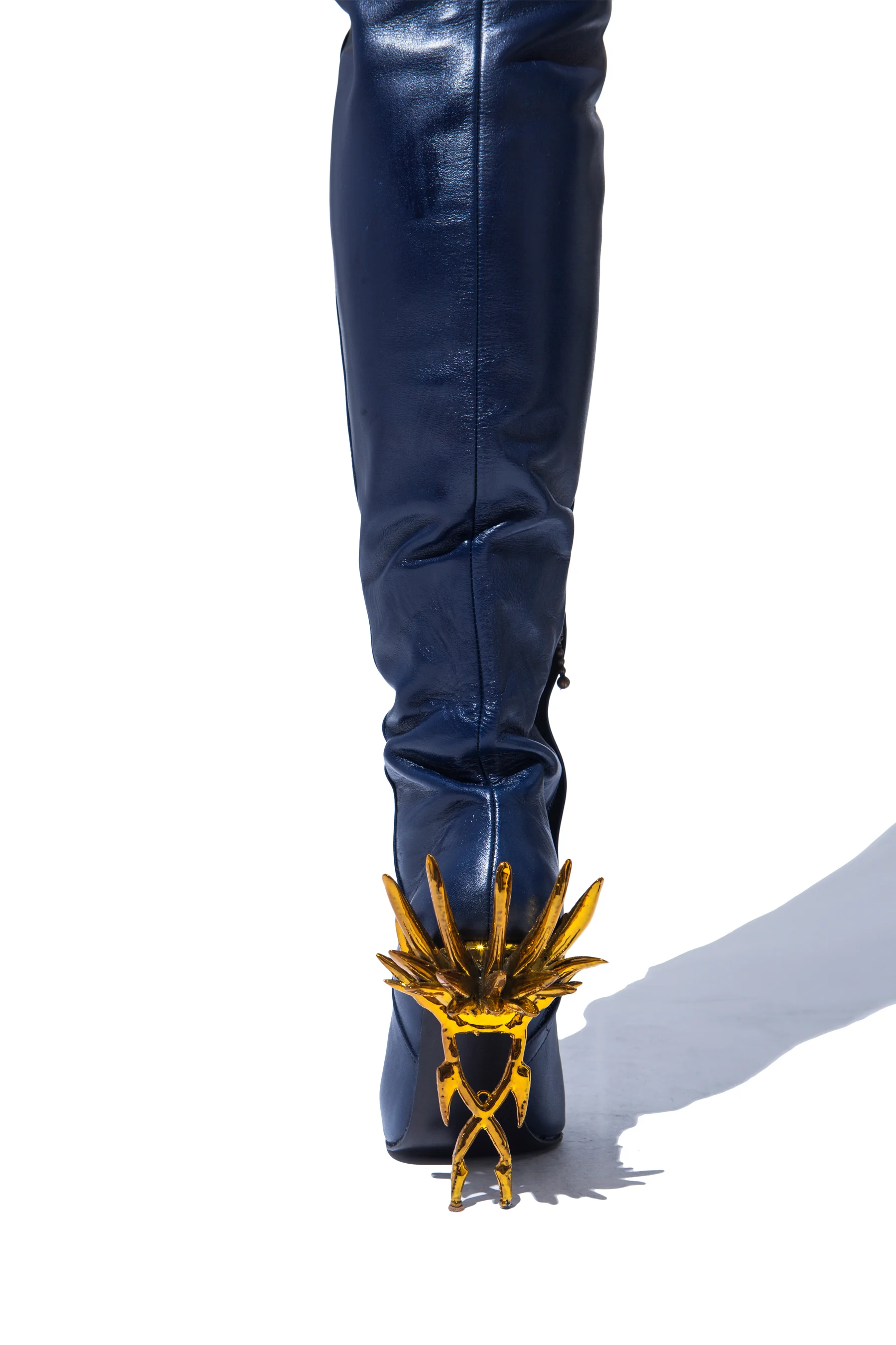 STILETTO AS WEAPON | 3D PRINTED THIGH HIGH BOOTS