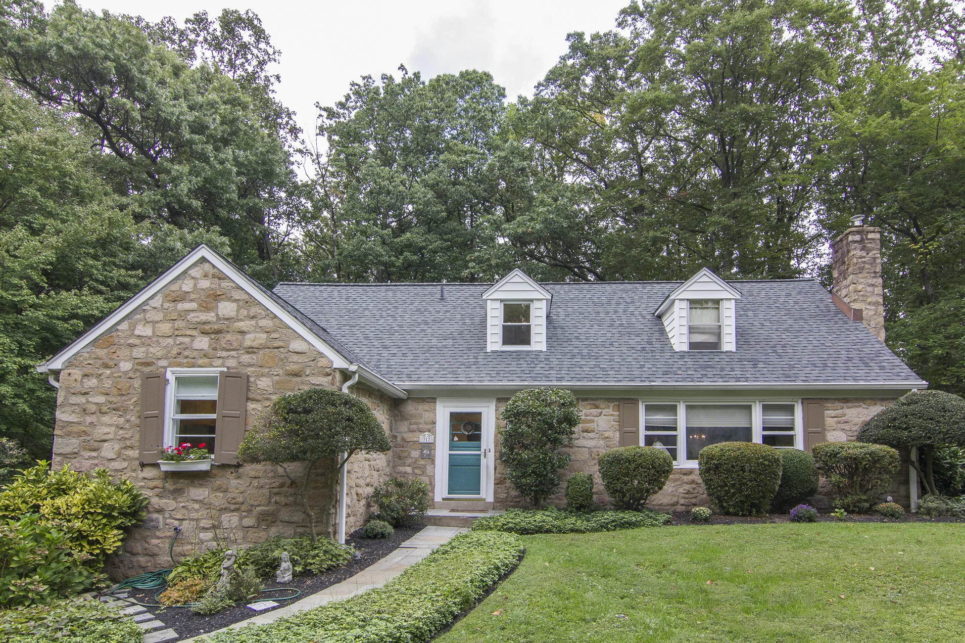 317 Custis Rd_01.jpg