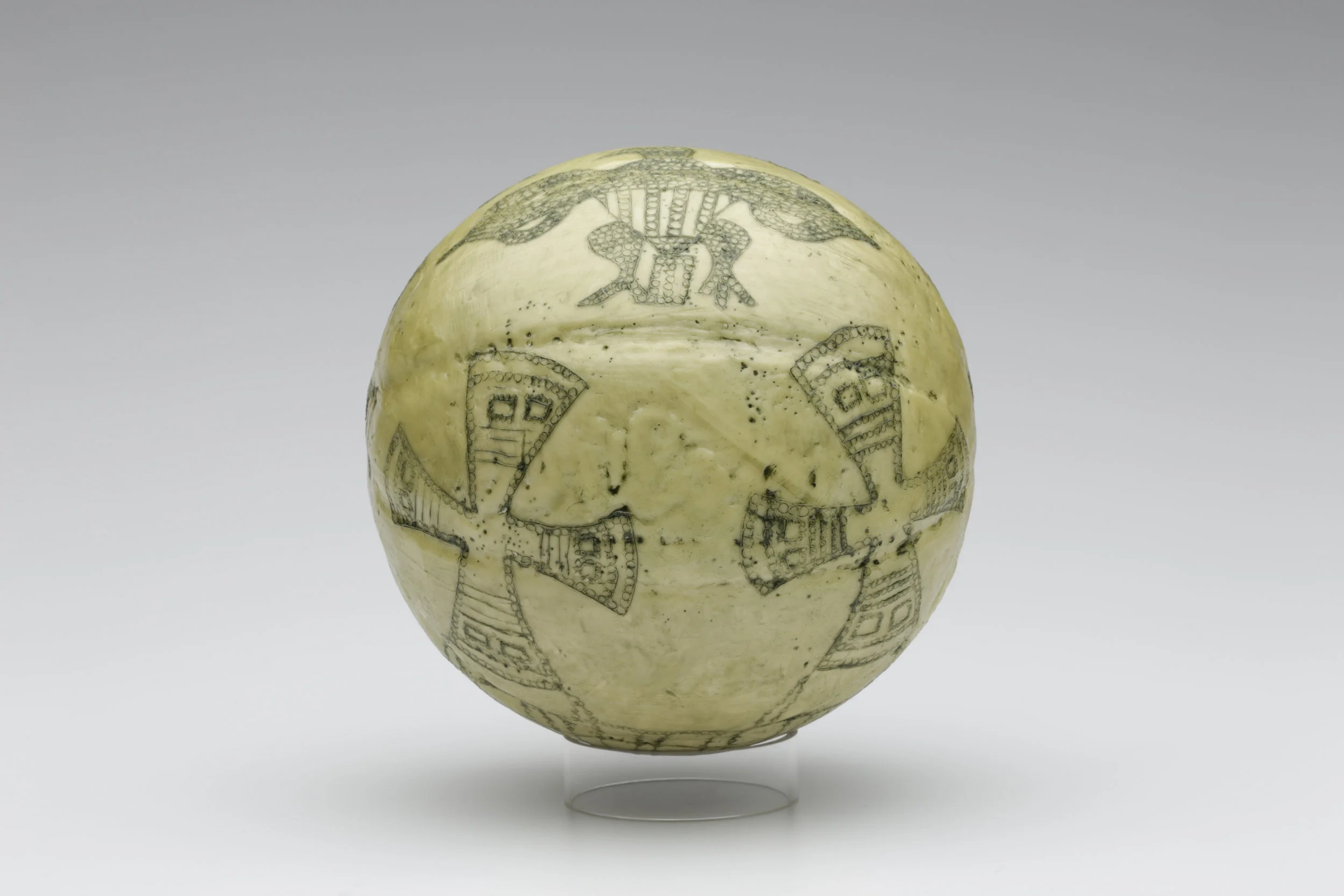 Gina Adams Honoring Modern Spirit Remains 14, 2015 Oil and encaustic on ceramic 9 inches round Courtesy of the Artist and Fort Gansevoort