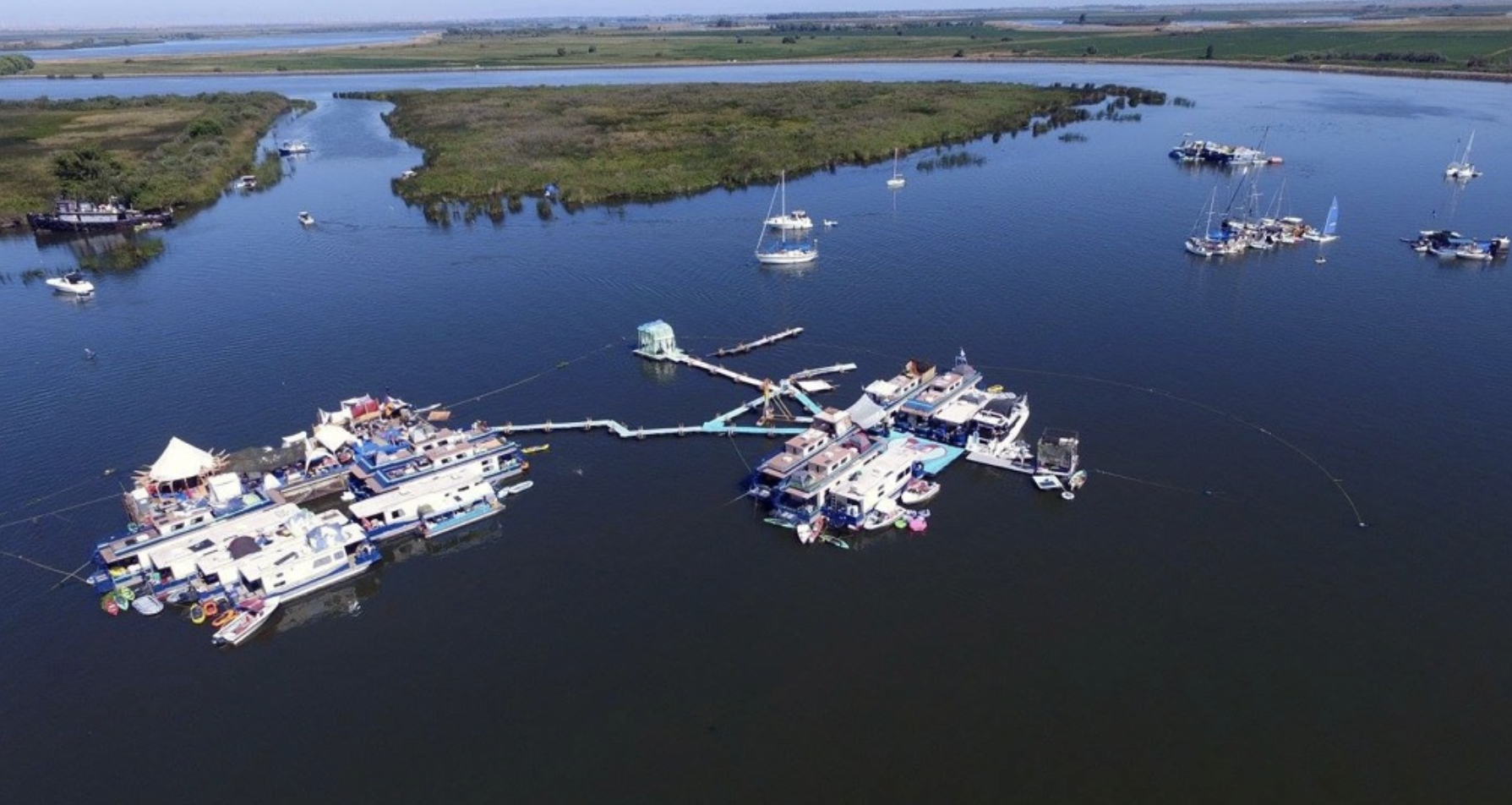 A experiment in the wild - a pop up floating city formed of islands, each with their own governance and culture.