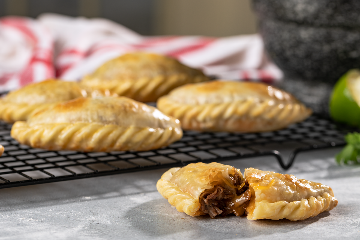 barbacoa_empanada_close-1_preview_maxWidth_1200_maxHeight_1200_ppi_72.png