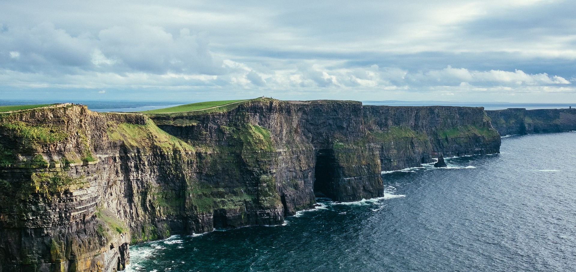 cliff-of-moher-2371819_1920.jpg