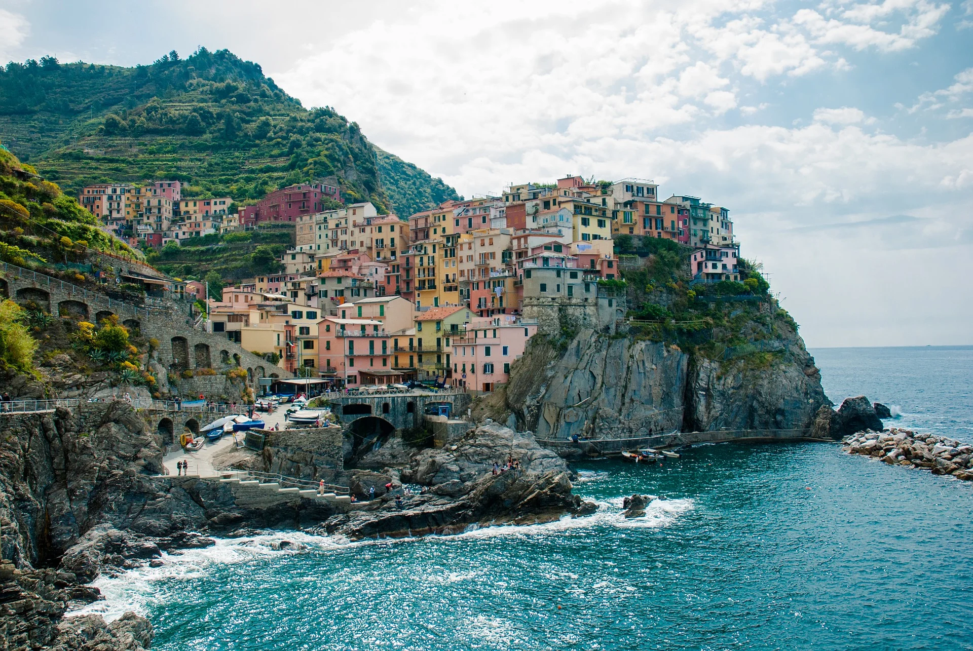 cinque-terre-1896266_1920.jpg