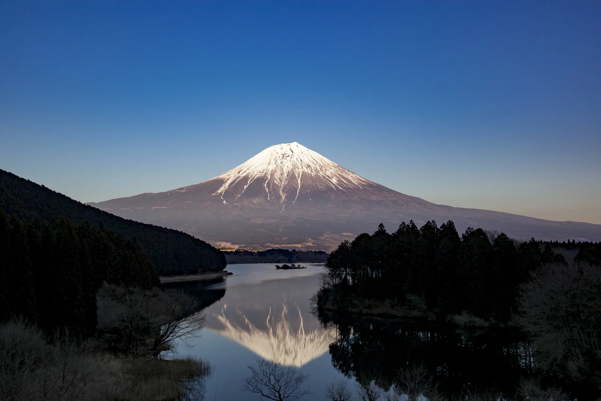 mt-fuji-2090957_1920.jpg