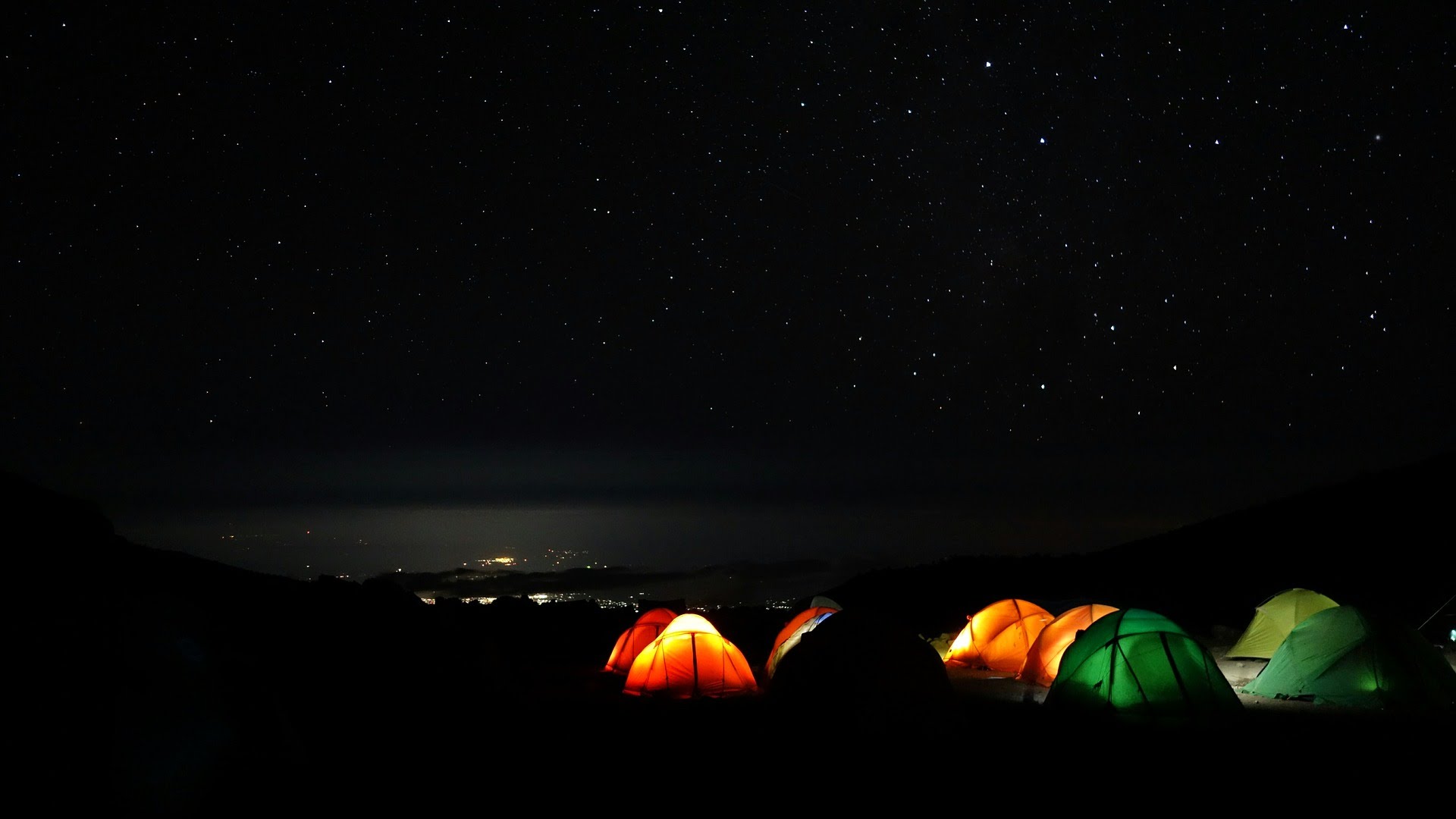 kilimanjaro-1536827_1920.jpg