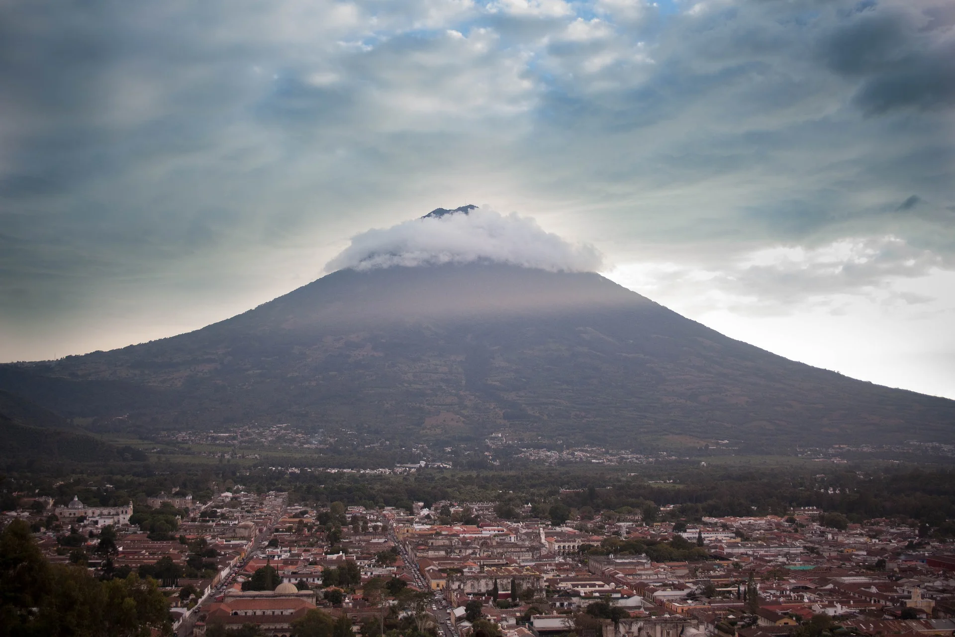 volcano-1824870_1920.jpg
