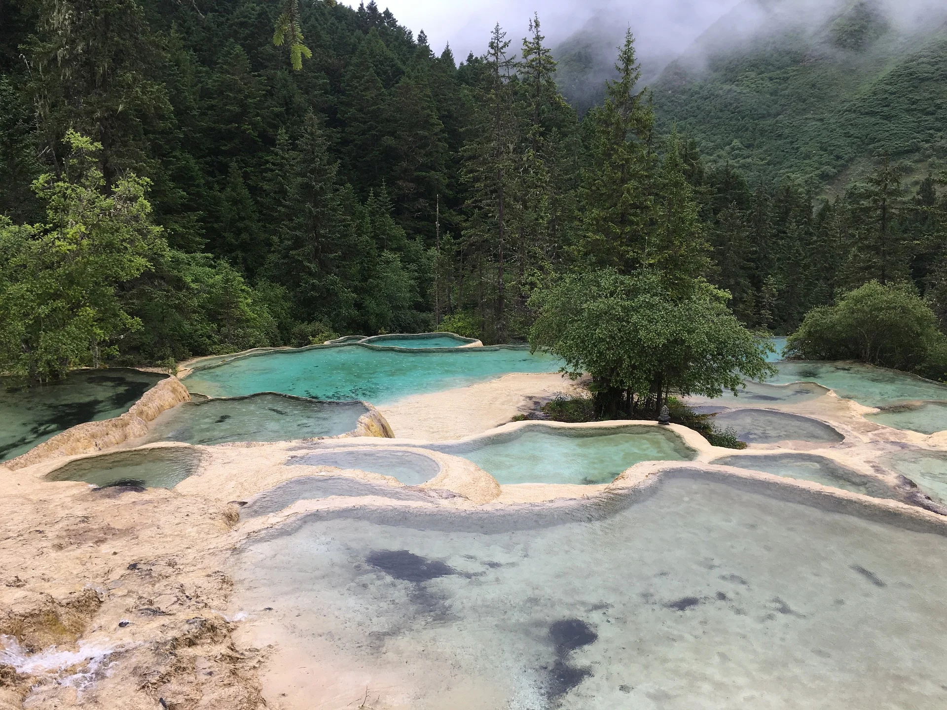 jiuzhaigou-scenery-1913000_1920.jpg