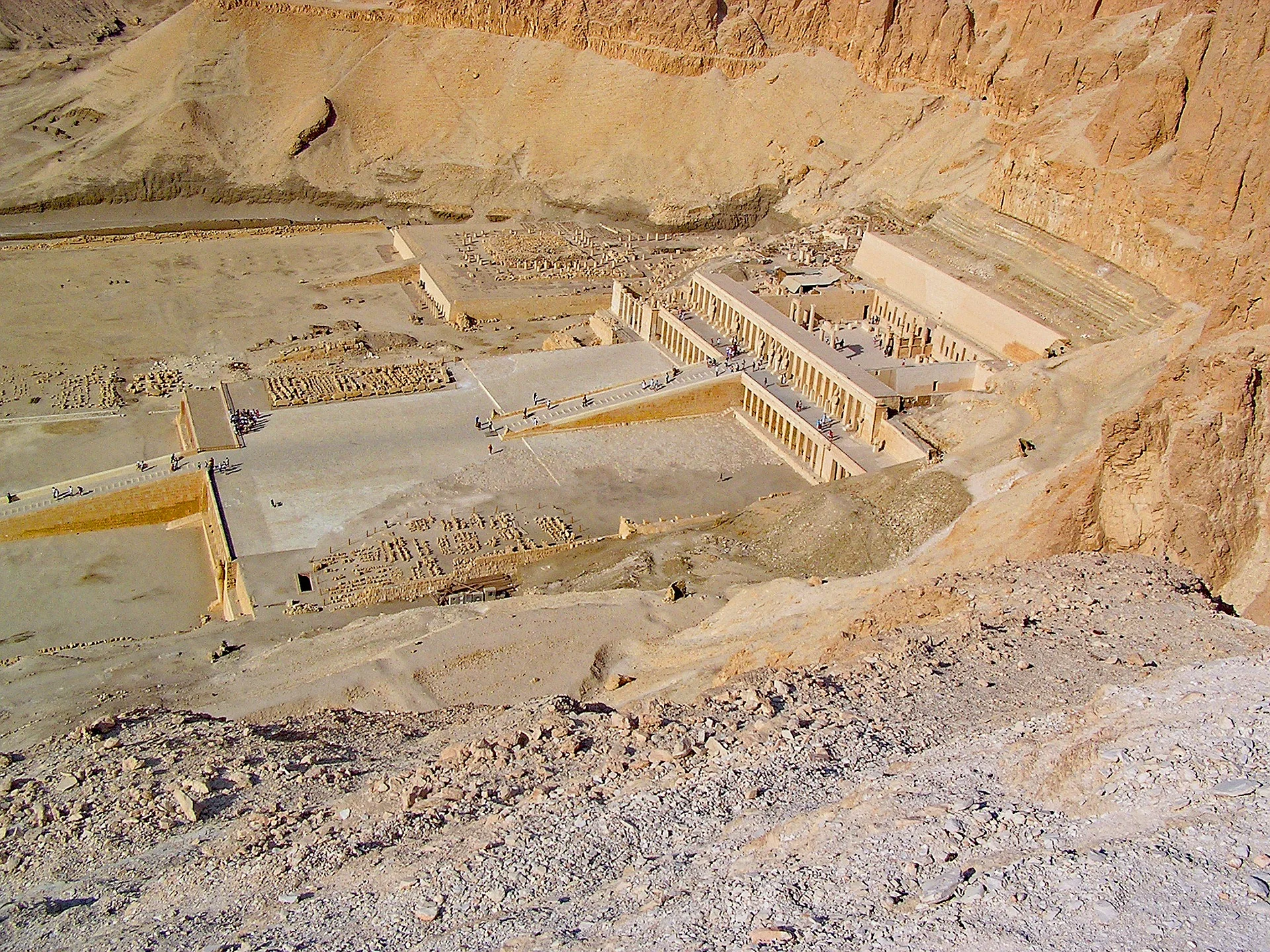 thebes- Hatchepsut2303624_1920.jpg