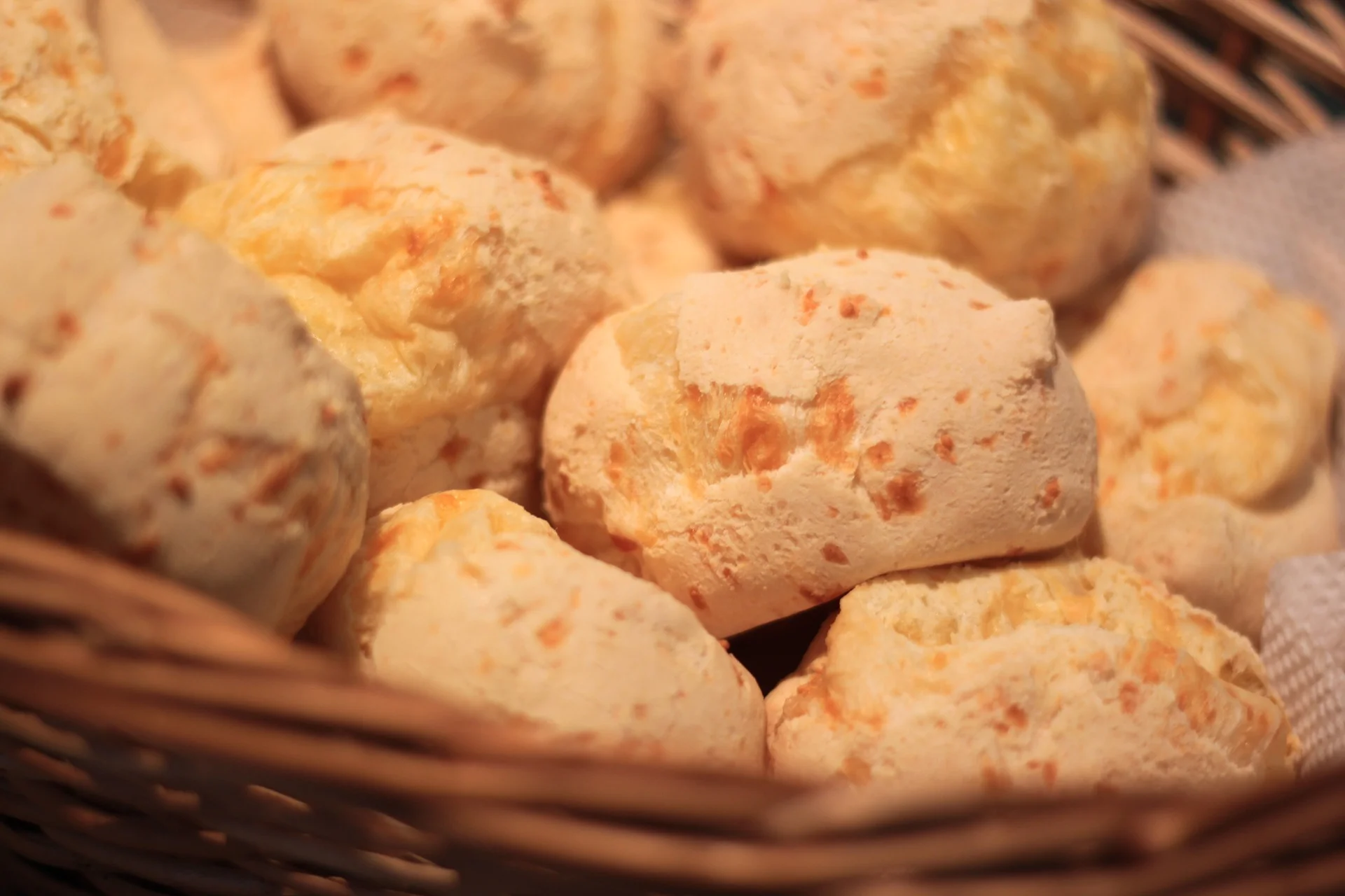 cheese-bread-2577183_1920.jpg